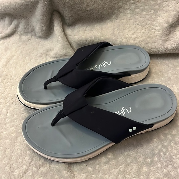 Ryka Blue & White Flip Flops Size 8.5 - Picture 1 of 6